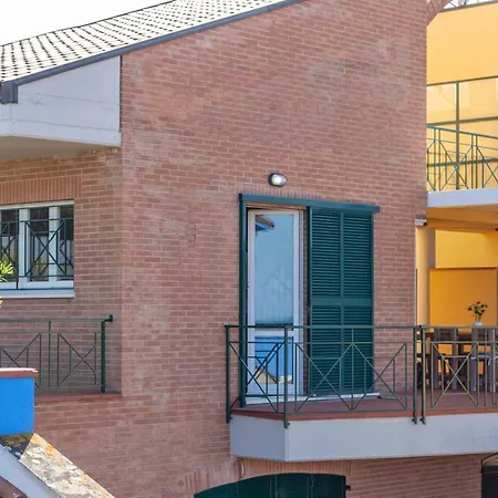 L22 Villetta Con Giardino